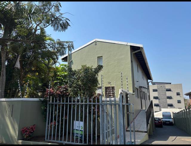 2 BEDROOM APARTMENT FOR SALE IN ESSENWOOD
